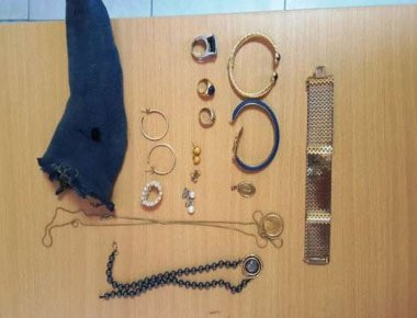 Έκρυβε τα κλεμμένα σε... κάλτσα ένας 37χρονος διαρρήκτης